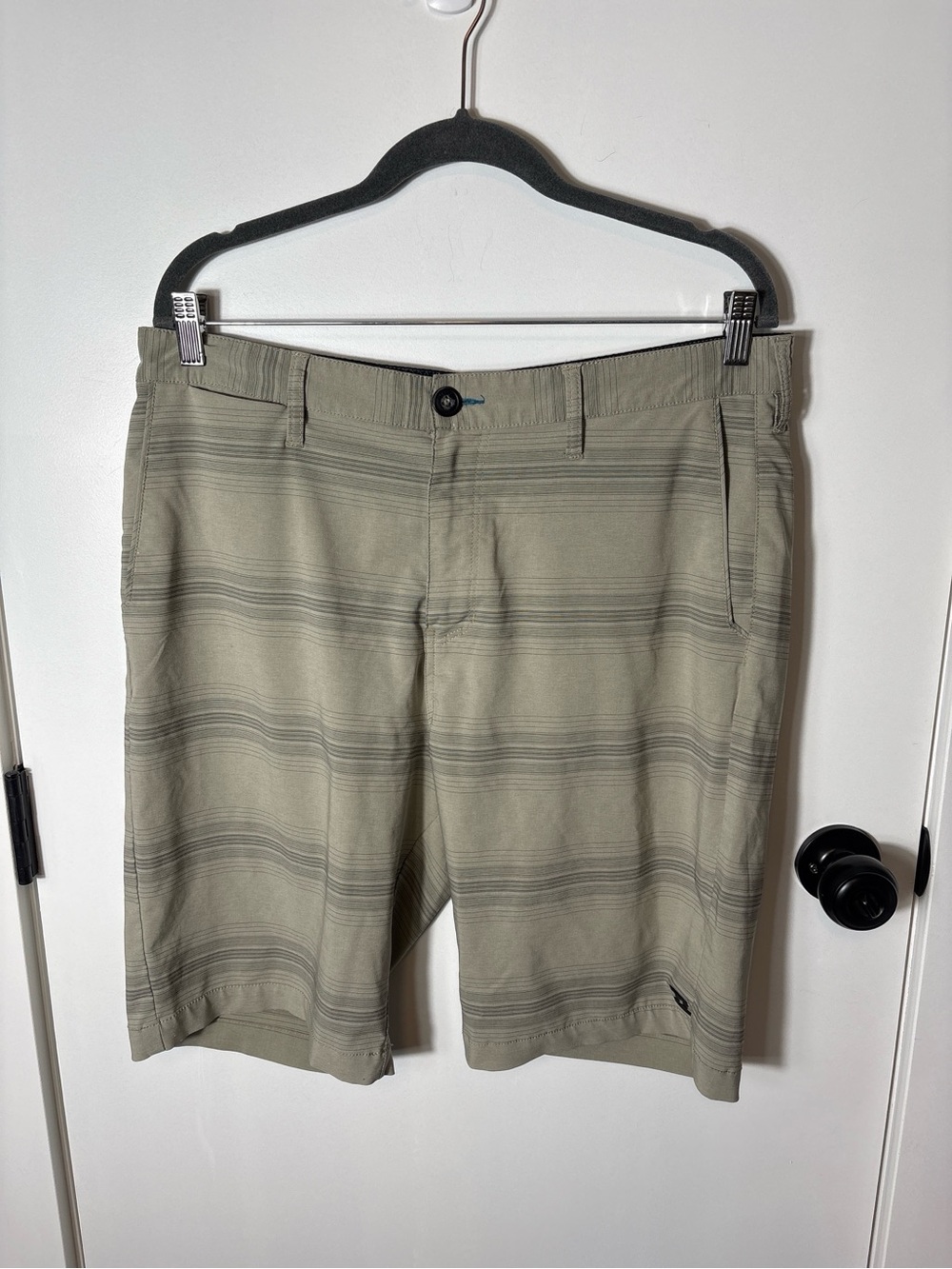Billabong Beige Striped Hybrid Shorts Size 34 Surfer Y2K Skater Resort
